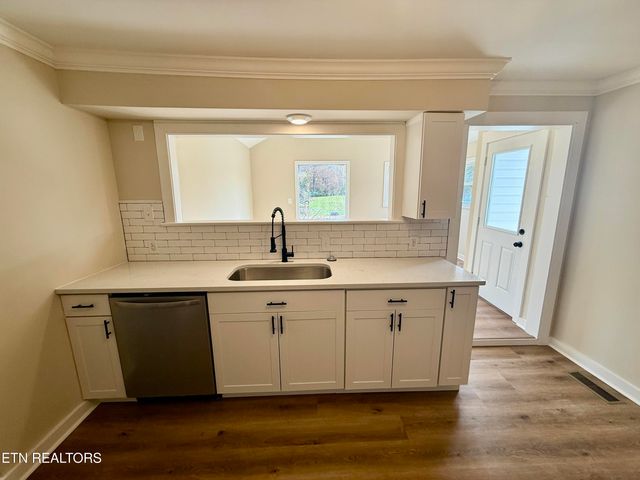 2516 Mynatt Rd, Knoxville, TN 37918