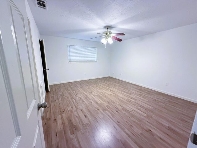 6902 Sandy Knolls Drive, Spring, TX 77379