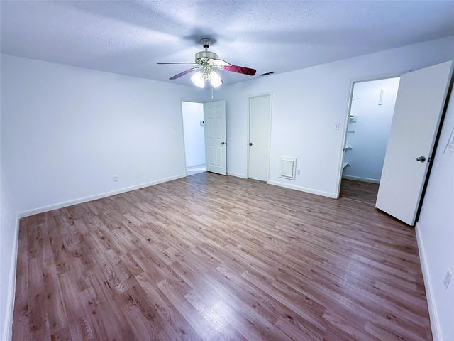 6902 Sandy Knolls Drive, Spring, TX 77379