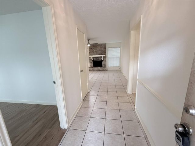 6902 Sandy Knolls Drive, Spring, TX 77379