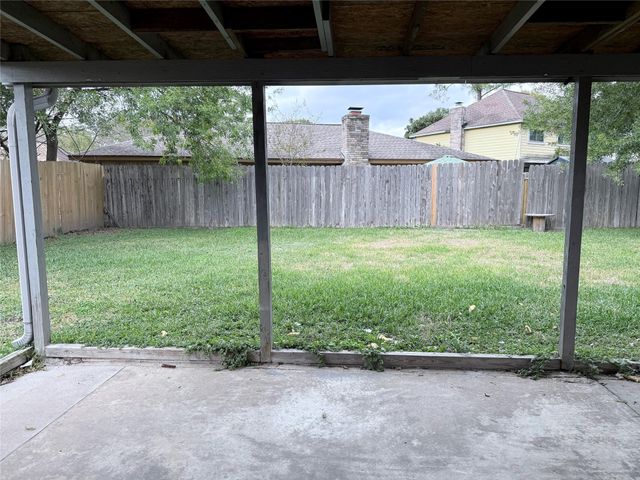 6902 Sandy Knolls Drive, Spring, TX 77379