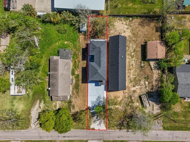 125 4th Street, San Leon, TX 77539