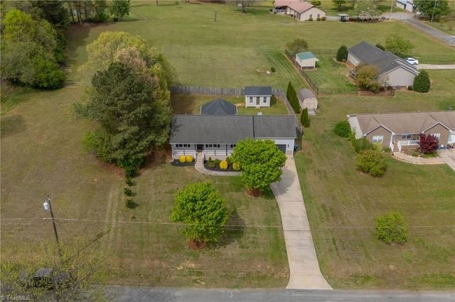 189 Hill Lane, Lexington, NC 27295