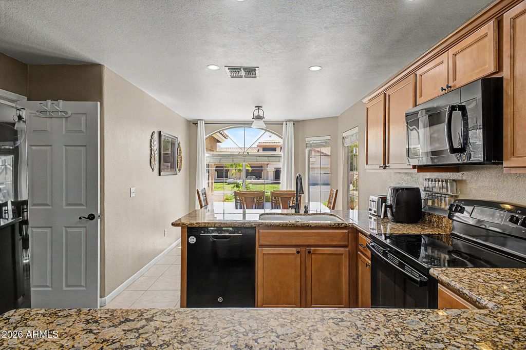 16220 N 62ND Lane, Glendale, AZ 85306 — photo 5