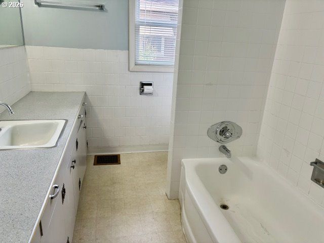 3636 Ne WASCO St, Portland, OR 97232