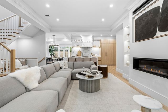 8 Lawrence St, Boston, MA 02129