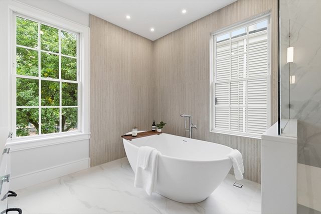 8 Lawrence St, Boston, MA 02129