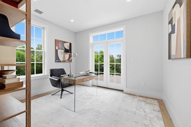 8 Lawrence St, Boston, MA 02129