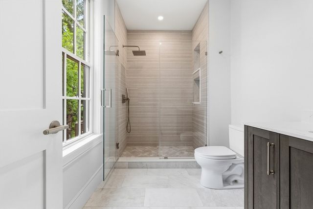 8 Lawrence St, Boston, MA 02129