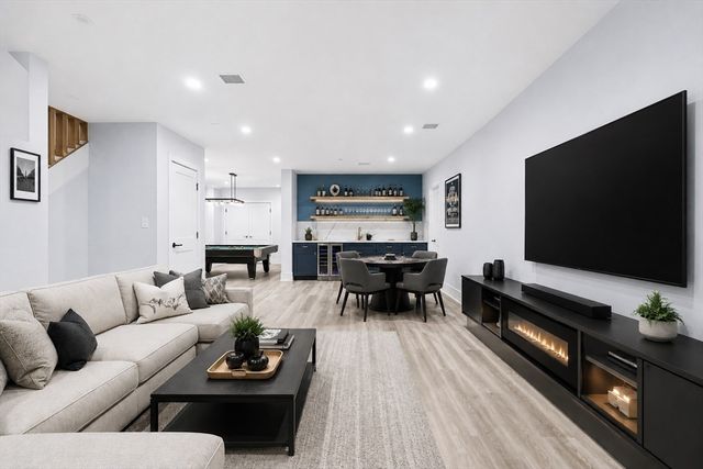 8 Lawrence St, Boston, MA 02129