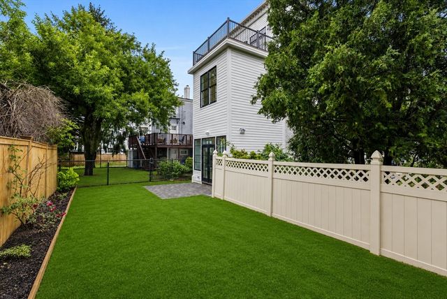 8 Lawrence St, Boston, MA 02129