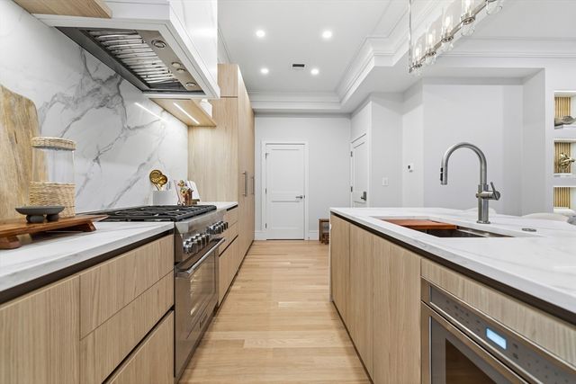 8 Lawrence St, Boston, MA 02129
