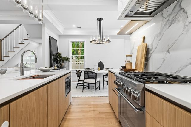8 Lawrence St, Boston, MA 02129