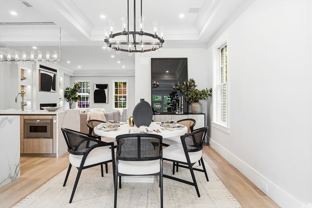 8 Lawrence St, Boston, MA 02129