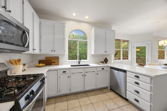 11203 Andenwood DR, Austin, TX 78726