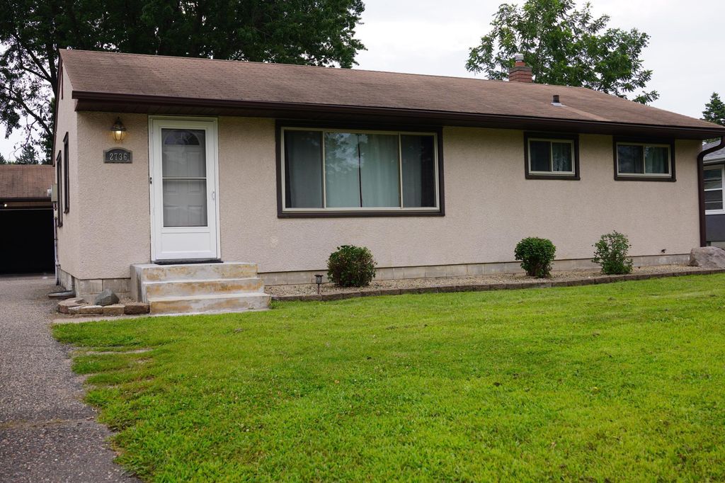 2736 Mcknight Road N, North Saint Paul, MN 55109