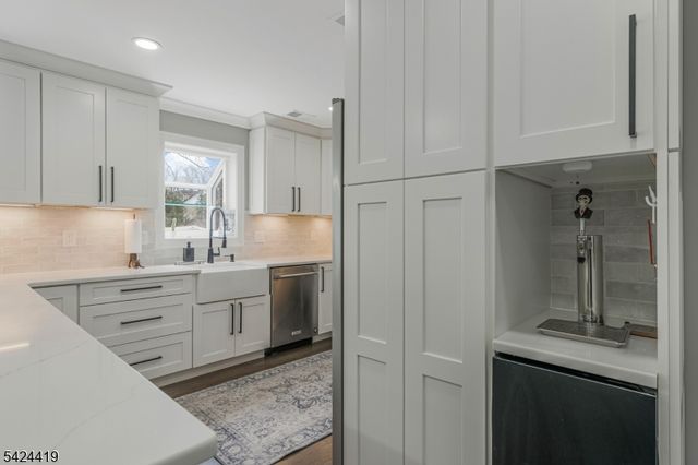 220 3rd St, Green Brook Twp., NJ 08812