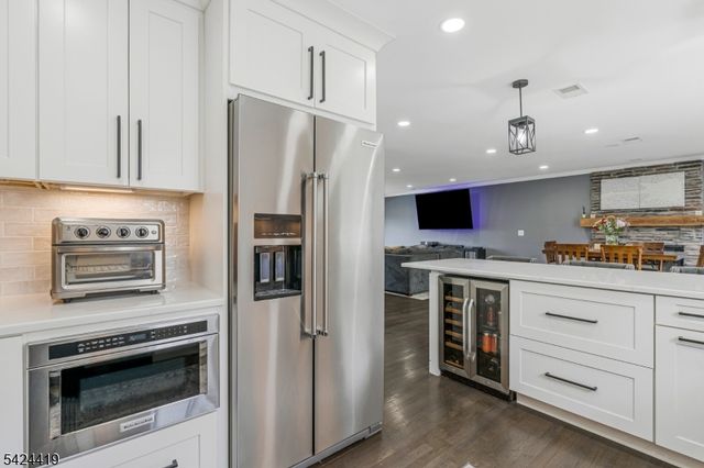 220 3rd St, Green Brook Twp., NJ 08812