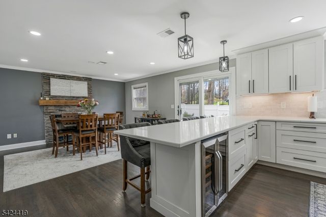 220 3rd St, Green Brook Twp., NJ 08812