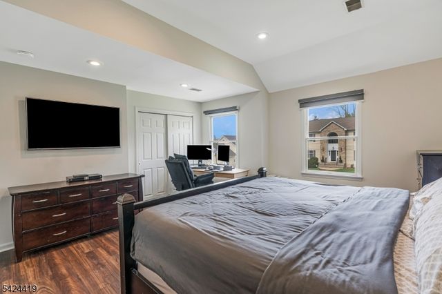 220 3rd St, Green Brook Twp., NJ 08812