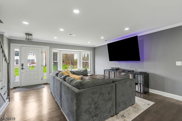 220 3rd St, Green Brook Twp., NJ 08812