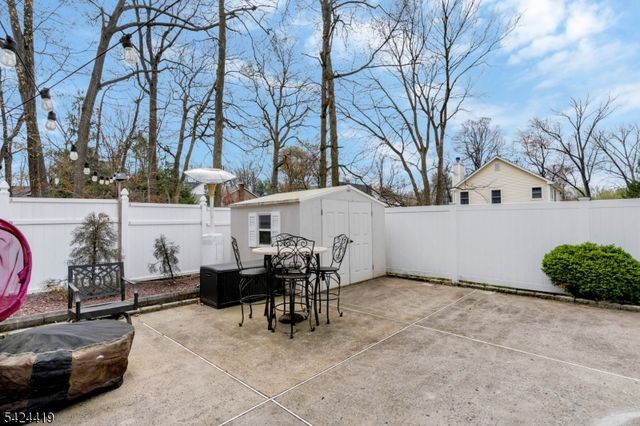 220 3rd St, Green Brook Twp., NJ 08812