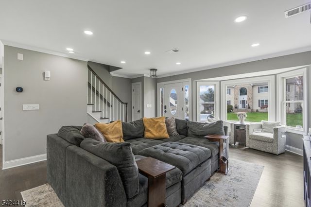 220 3rd St, Green Brook Twp., NJ 08812