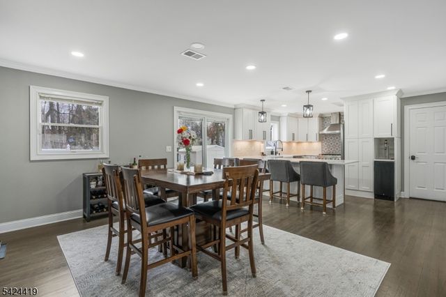 220 3rd St, Green Brook Twp., NJ 08812