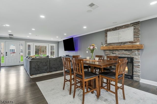 220 3rd St, Green Brook Twp., NJ 08812