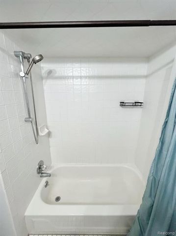 3303 Chester Road, Royal Oak, MI 48073