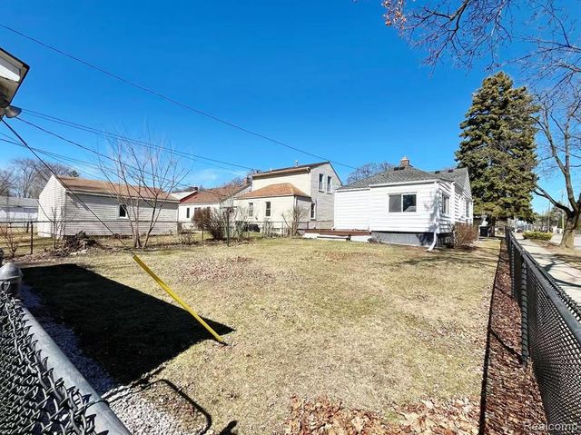 3303 Chester Road, Royal Oak, MI 48073
