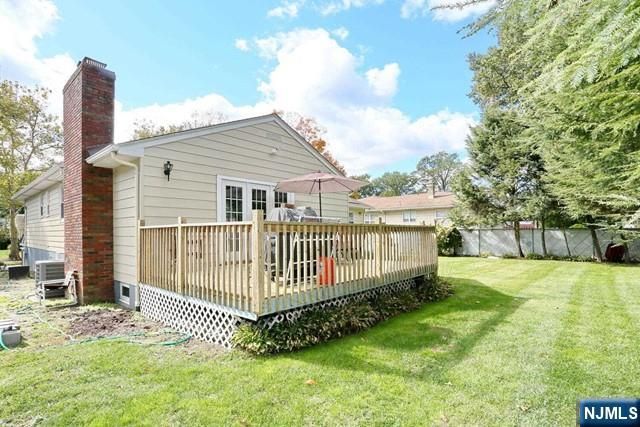 61 Fern Place, Paramus, NJ 07652
