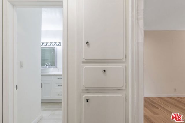 4255 W 5th Street 209, Los Angeles, CA 90020