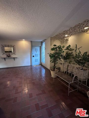 4255 W 5th Street 209, Los Angeles, CA 90020