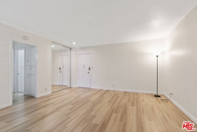 4255 W 5th Street 209, Los Angeles, CA 90020