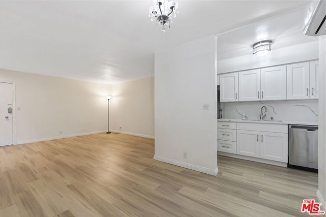 4255 W 5th Street 209, Los Angeles, CA 90020
