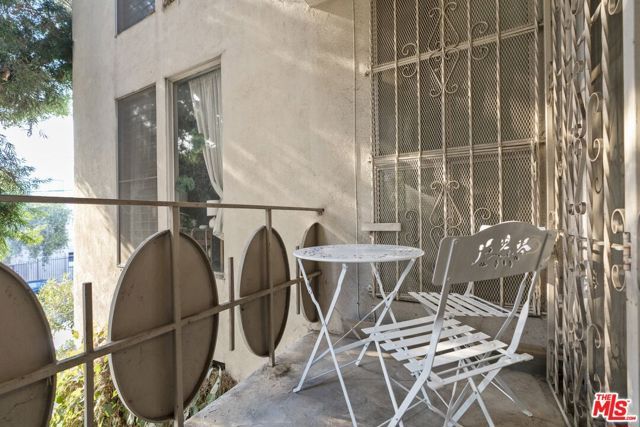 4255 W 5th Street 209, Los Angeles, CA 90020