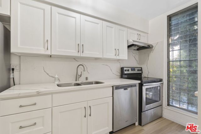 4255 W 5th Street 209, Los Angeles, CA 90020