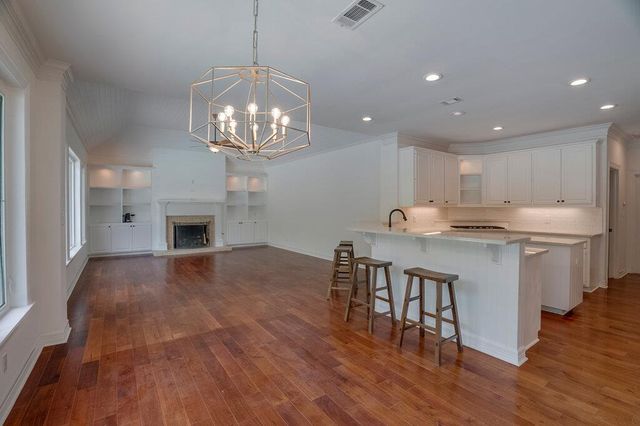 10200 Treasure Island DR, Austin, TX 78730