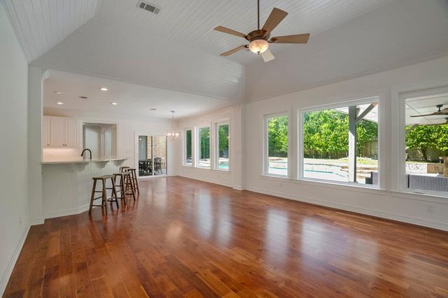 10200 Treasure Island DR, Austin, TX 78730