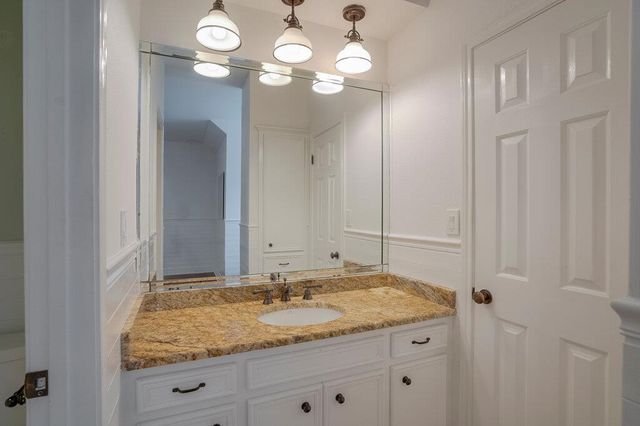 10200 Treasure Island DR, Austin, TX 78730
