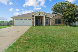 833 Greenwood Circle, Lindale, TX 75771