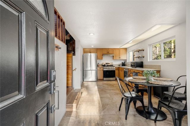 42606 Avalon Road, Big Bear Lake, CA 92315