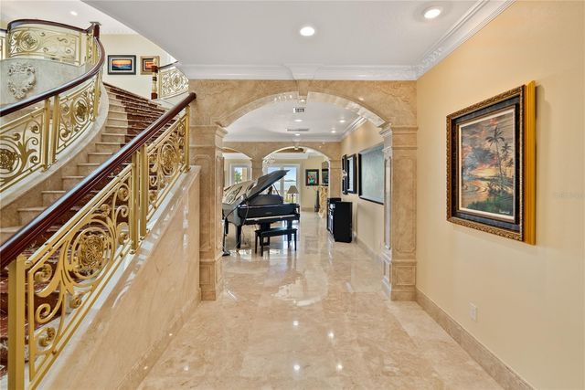 2000 PARK STREET N, St Petersburg, FL 33710