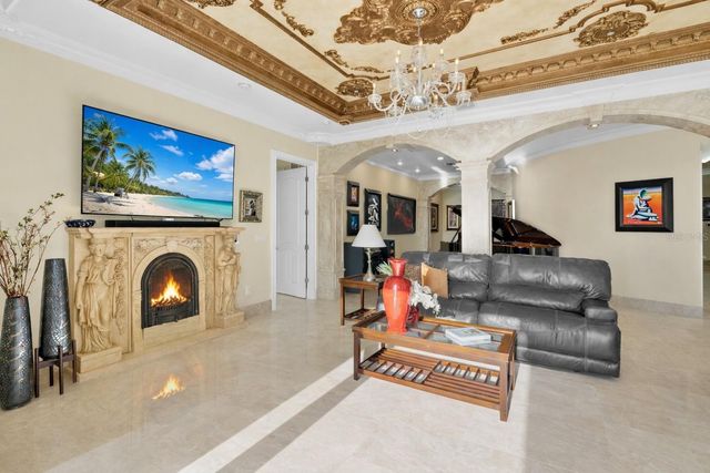 2000 PARK STREET N, St Petersburg, FL 33710