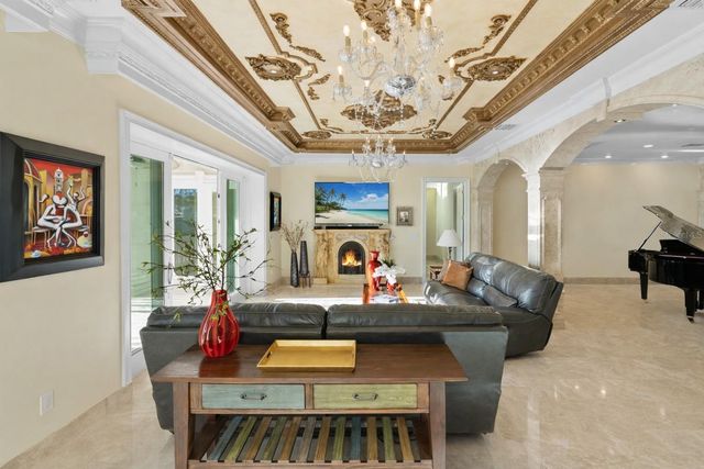 2000 PARK STREET N, St Petersburg, FL 33710