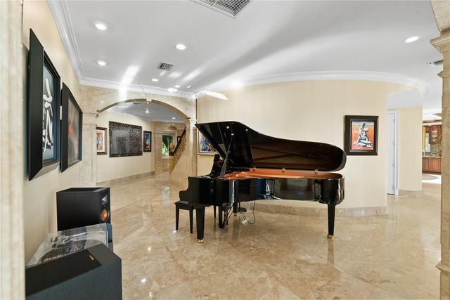 2000 PARK STREET N, St Petersburg, FL 33710