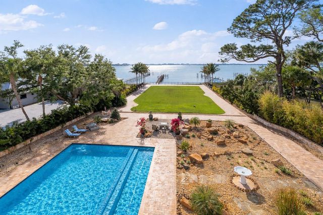 2000 PARK STREET N, St Petersburg, FL 33710