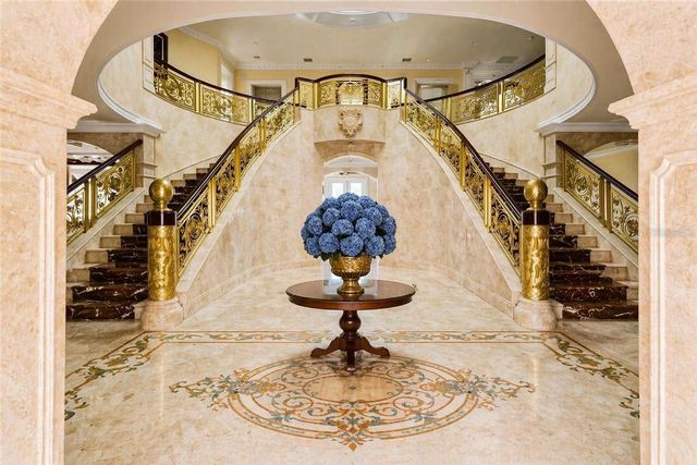 2000 PARK STREET N, St Petersburg, FL 33710