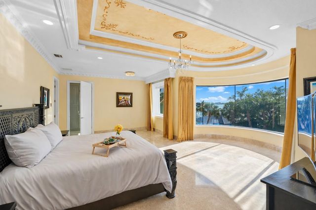 2000 PARK STREET N, St Petersburg, FL 33710